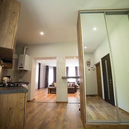 Foxy Lviv Apartment ภายนอก รูปภาพ