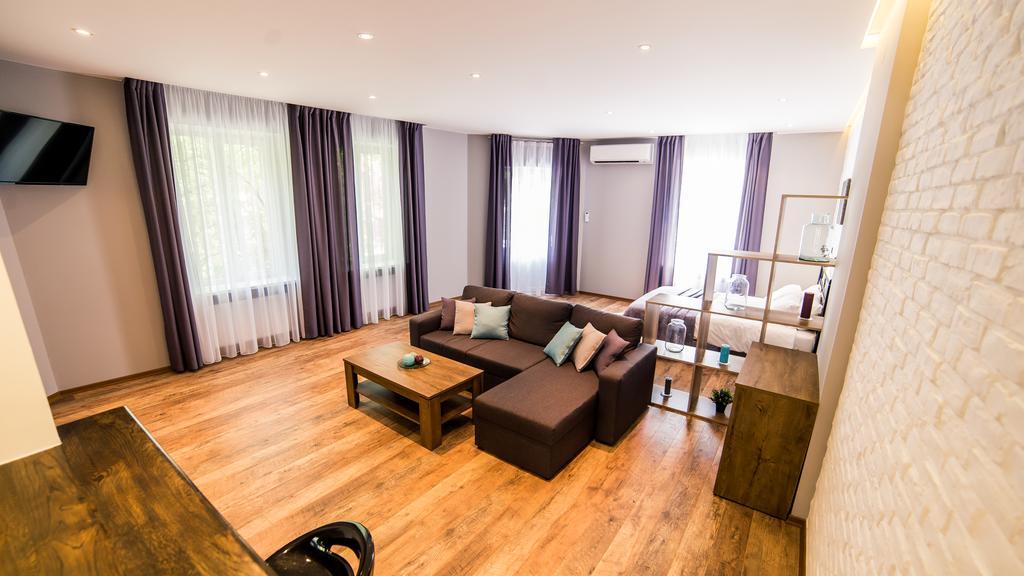 Foxy Lviv Apartment ภายนอก รูปภาพ